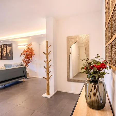 דירה Modern And Contemporary Flat