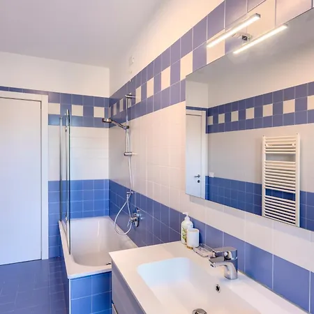 Modern And Contemporary Flat * קוארטו ד'אלטינו