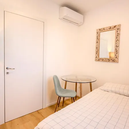 Modern And Contemporary Flat דירה קוארטו ד'אלטינו