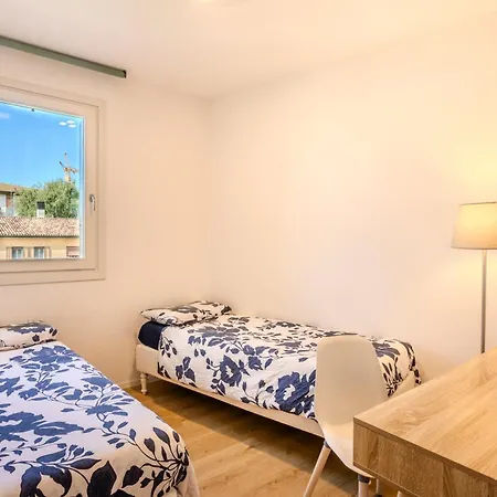 Modern And Contemporary Flat Quarto dʼAltino